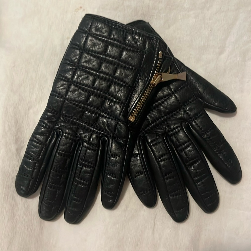 Kate Spade New York genuine leather gloves with touchscreen technology, size 6.5